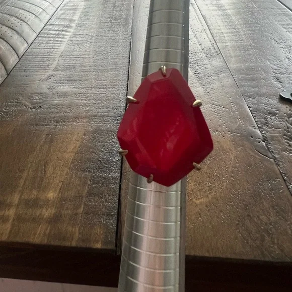 Kendra Scott Red Megan Cocktail Ring Large Stone Size 8 - Picture 2 of 8